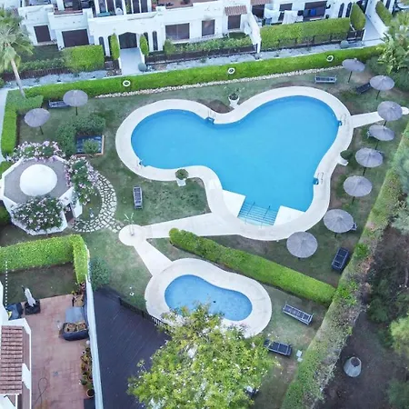 Moderno Apartamento De Dos Al Lado Del Golf * Estepona