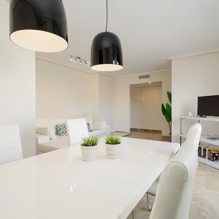 Moderno Apartamento De Dos Al Lado Del Golf