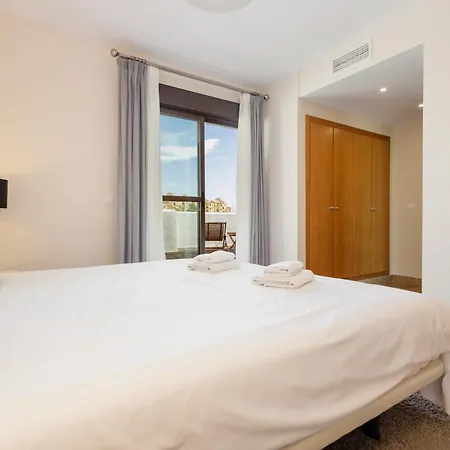 Moderno Apartamento De Dos Al Lado Del Golf Apartment