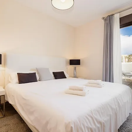 Moderno Apartamento De Dos Al Lado Del Golf Apartment *