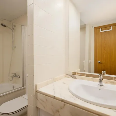 Moderno Apartamento De Dos Al Lado Del Golf Estepona