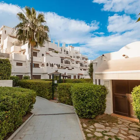 Moderno Apartamento De Dos Al Lado Del Golf