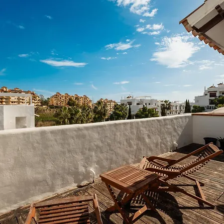 Moderno Apartamento De Dos Al Lado Del Golf